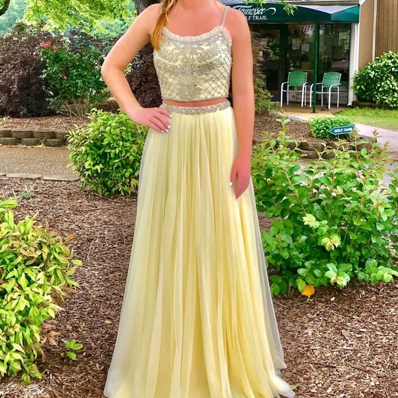 Sherri Hill yellow 2 pc prom gown size 0 - Picture 2 of 4